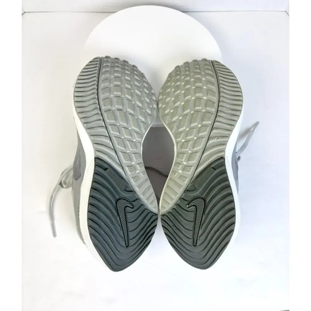 Nike Air Zoom Vomero 15 Running Shoes Womens Sz 8 Pure Platinum Metallic Silver
